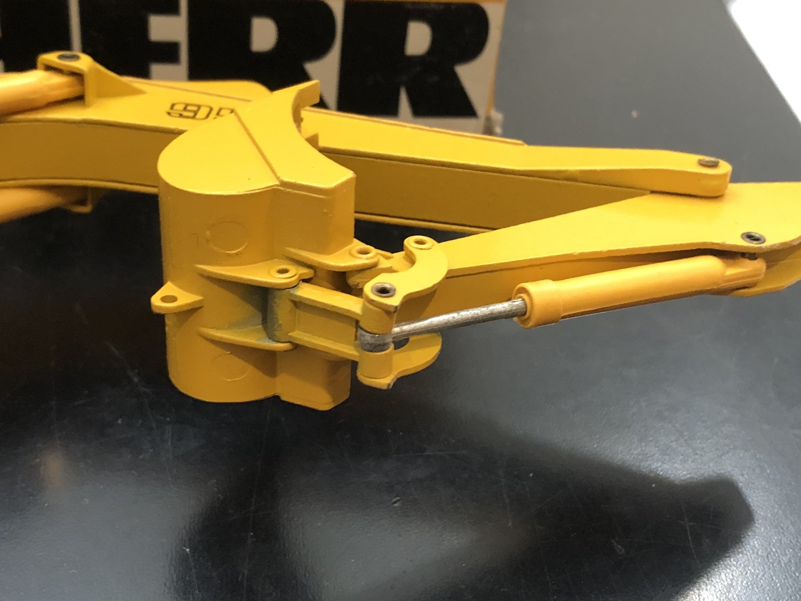 Conrad #2826 Liebherr R952 Hydraulic Excavator 1:50 – Diecast Model Boxed