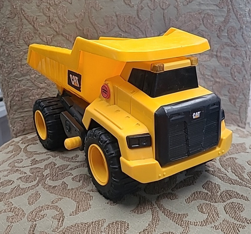 CAT Power Haulers Dump Truck 2019 Electronic Sounds Good Condition Works!