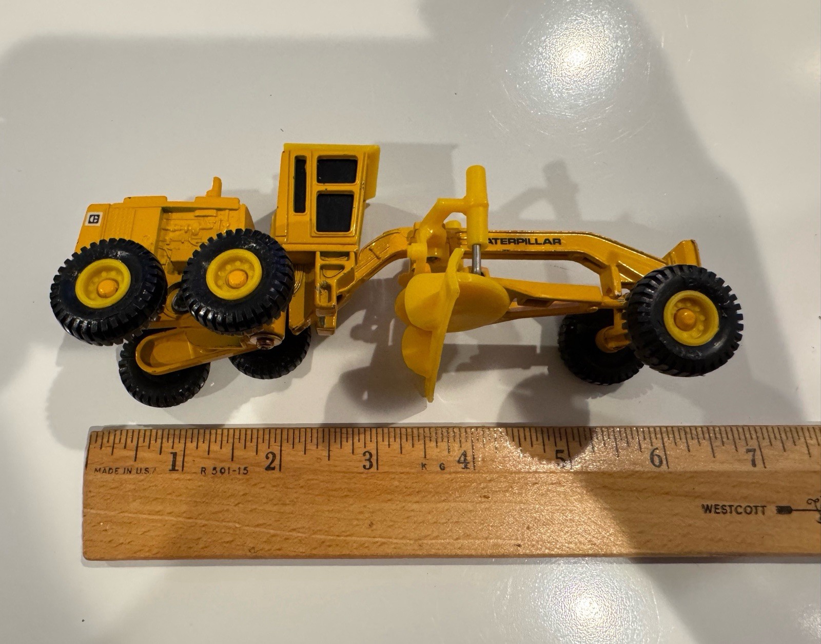 Ertl – Mighty Movers – Caterpillar CAT Motor Grader – 1:64 Scale