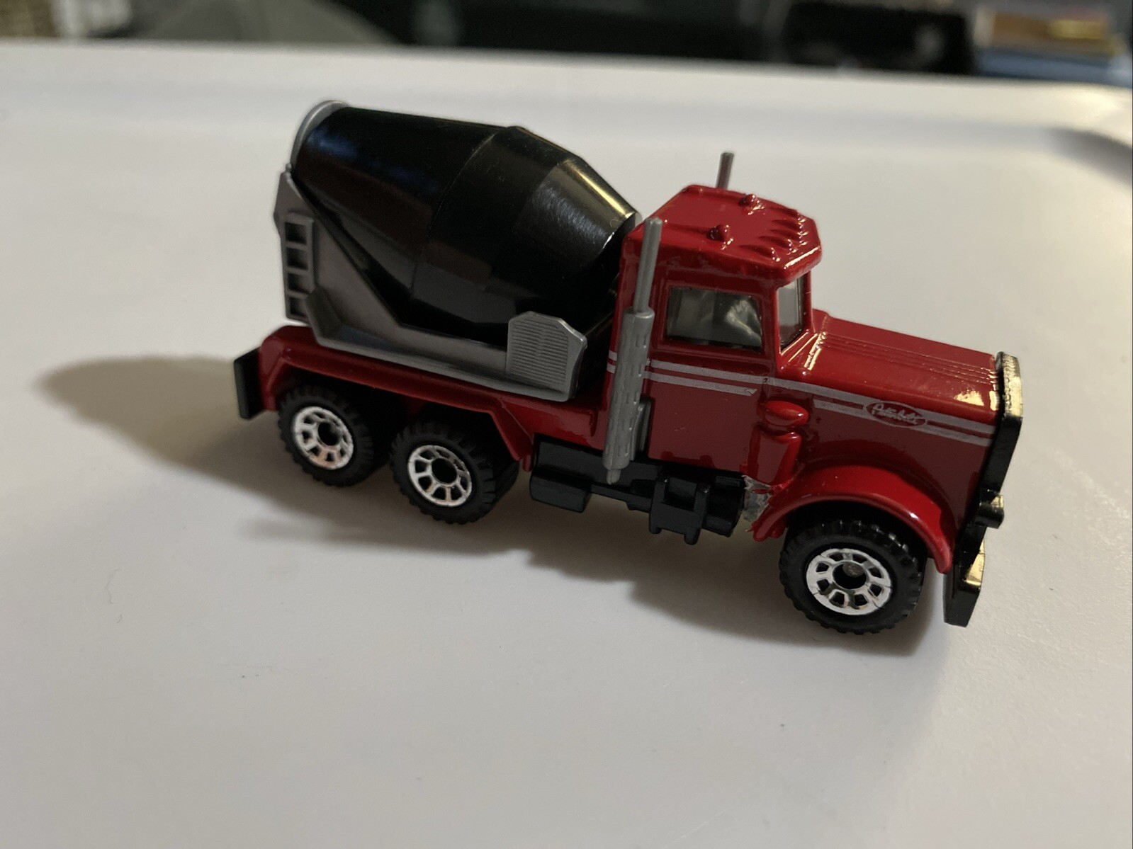 Vintage 1996 Matchbox Peterbilt Cement Mixer MB19 1:80 red black white (mc1)