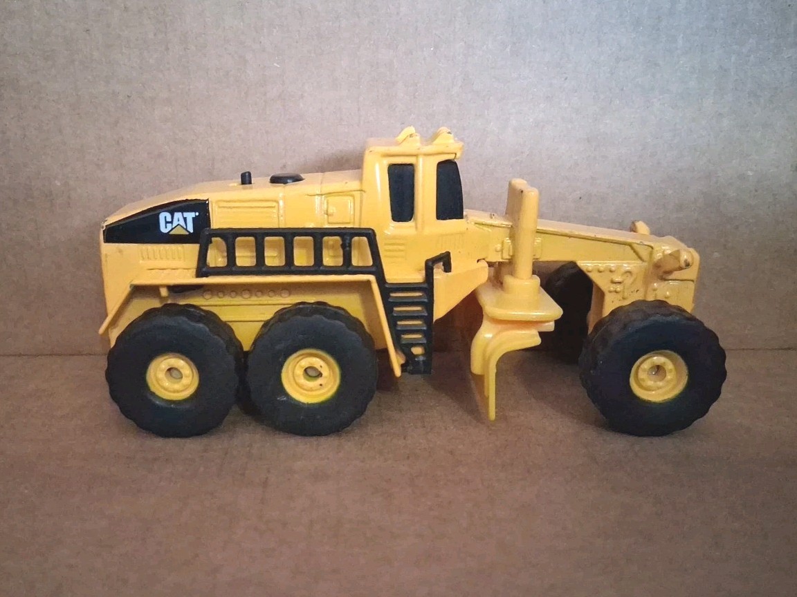 CATERPILLAR CAT 1:55 Scale Diecast Yellow Road Grader Funrise Toys 2019 #82256