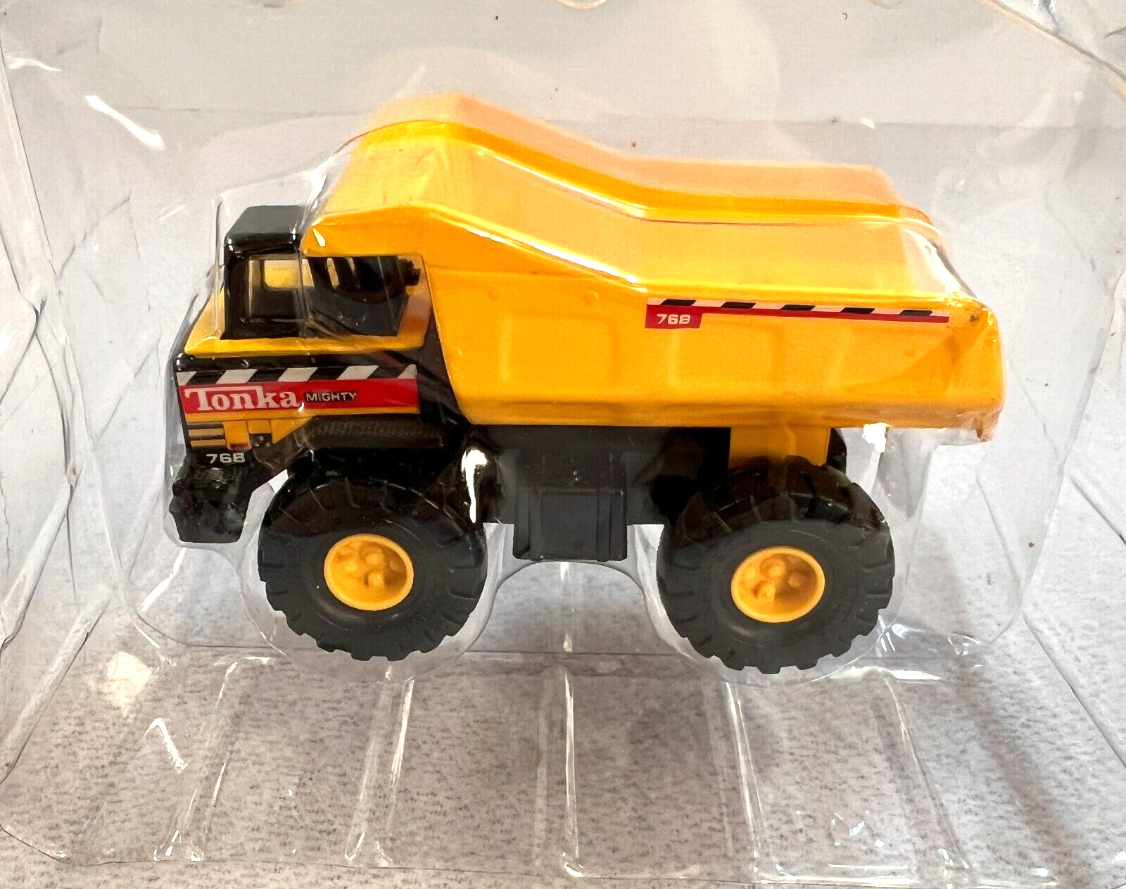 Promo Hasbro TONKA Dump Truck Dumper 2003 Size 4.5″ x 2.5″ x 2″ Rewards [02]