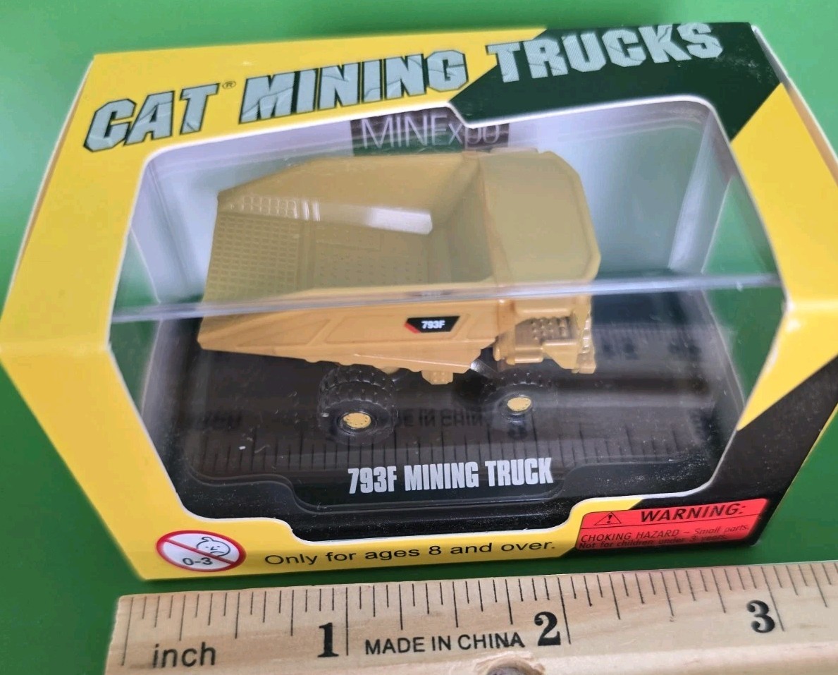 Norscot Construction Mini Diecast Vehicle Cat 793F Mining Truck NEW