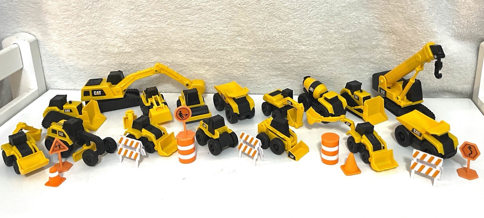 CAT Construction Toys, Little Machines Truck Toy Set Large Lot! Display