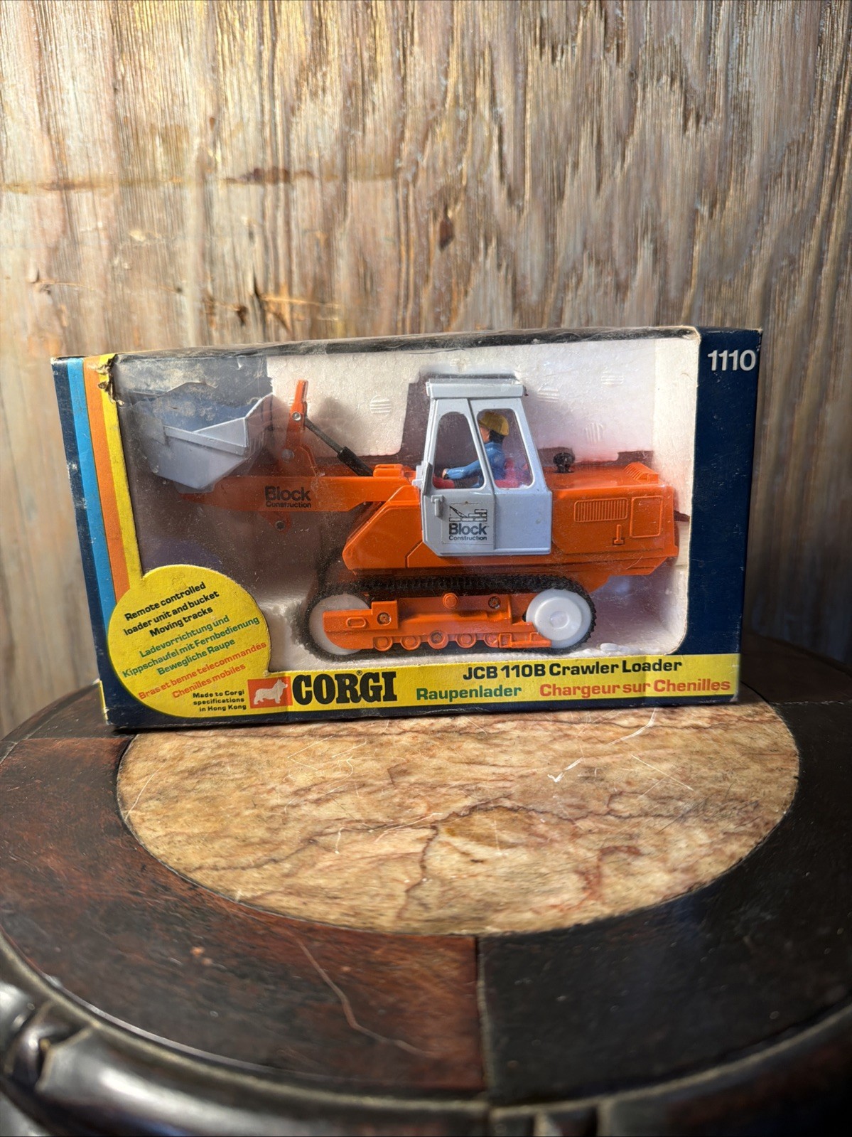1/36 scale Corgi toys 1110 JCB 110B Crawler loader tracked loader RARE ORANGE