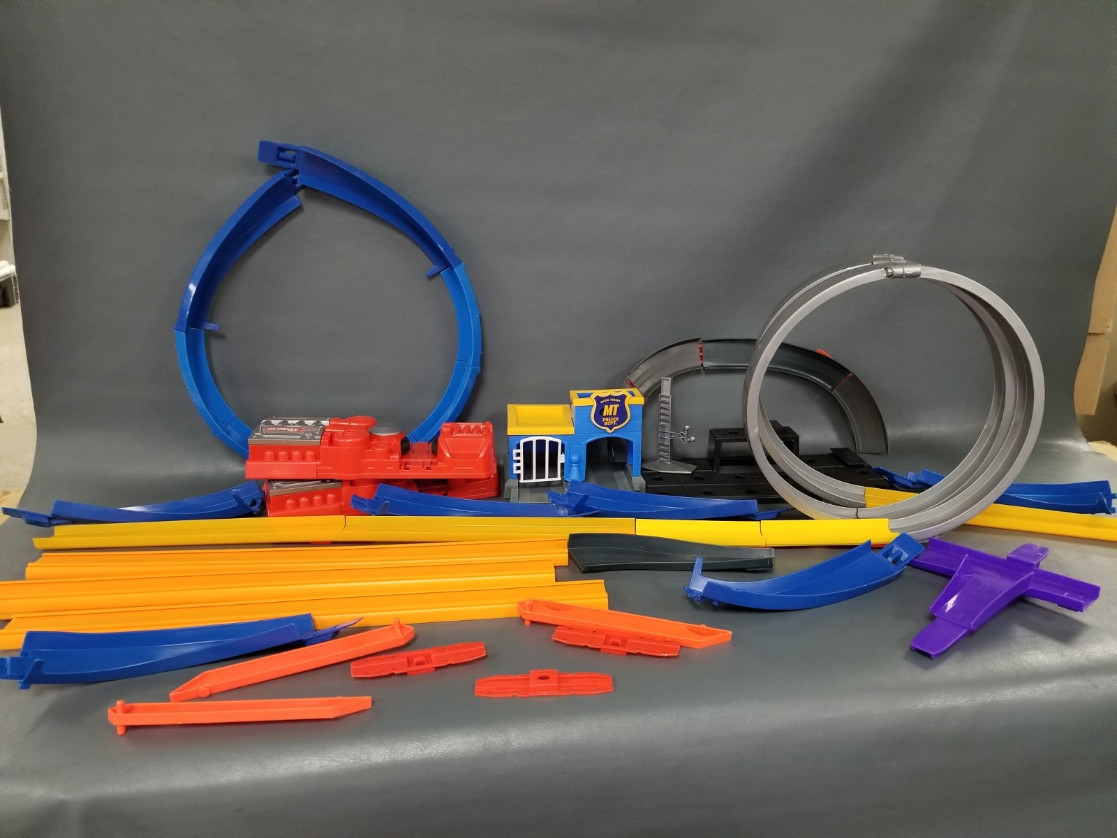 Mattel Hot Wheels 2002 Magic Tracks Set Replacement Pieces Tracks Battery Cases