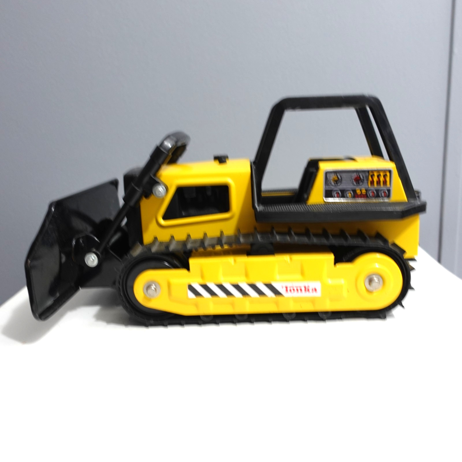 Vintage Tonka Metal Bulldozer Yellow Very Good Condition