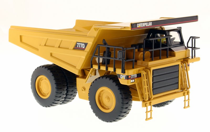 DIECAST MASTERS – CATERPILLAR 777D Driver Dumper – 1/50 – DCM85104