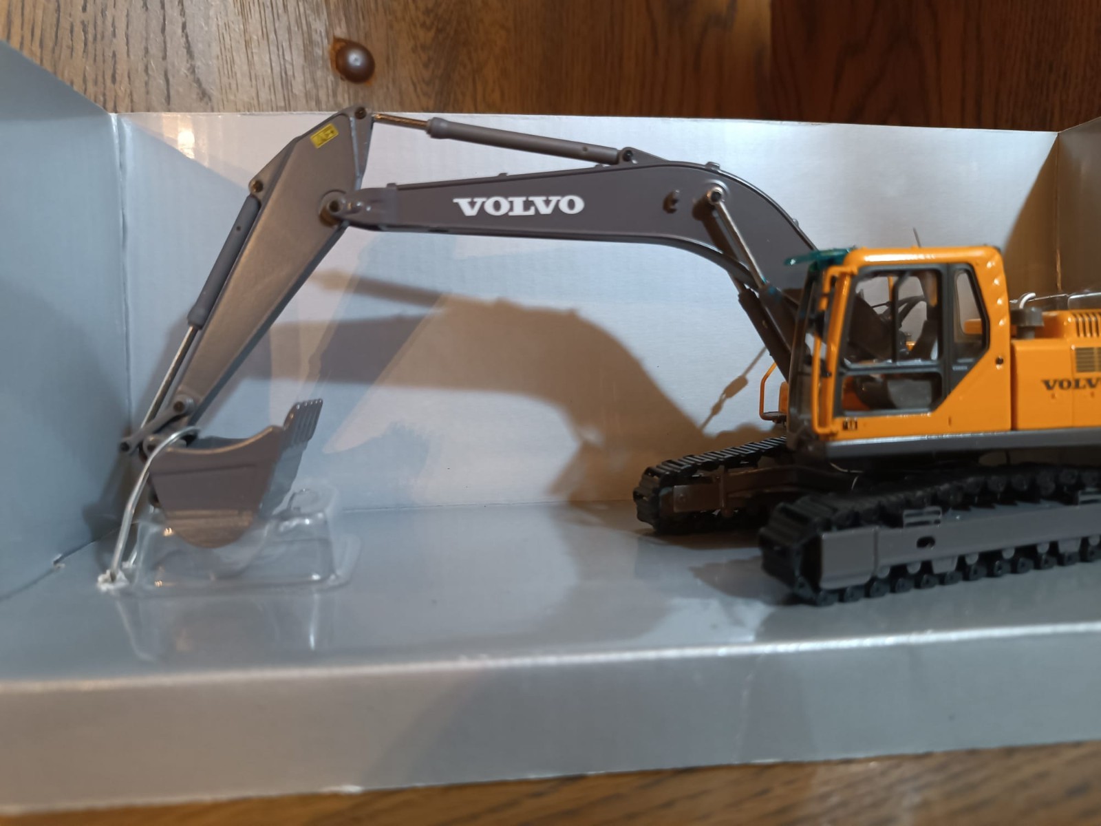 *In Box* Volvo EC 240 BLC Motorart Diecast 1/50 13034