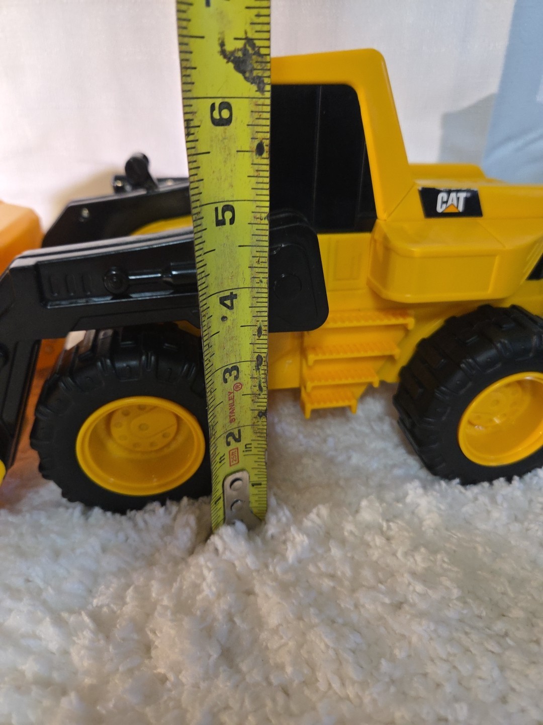 Kids Plastic Cat Loader And Dump Truck As Is- Loader May Need Batteries/Not Work