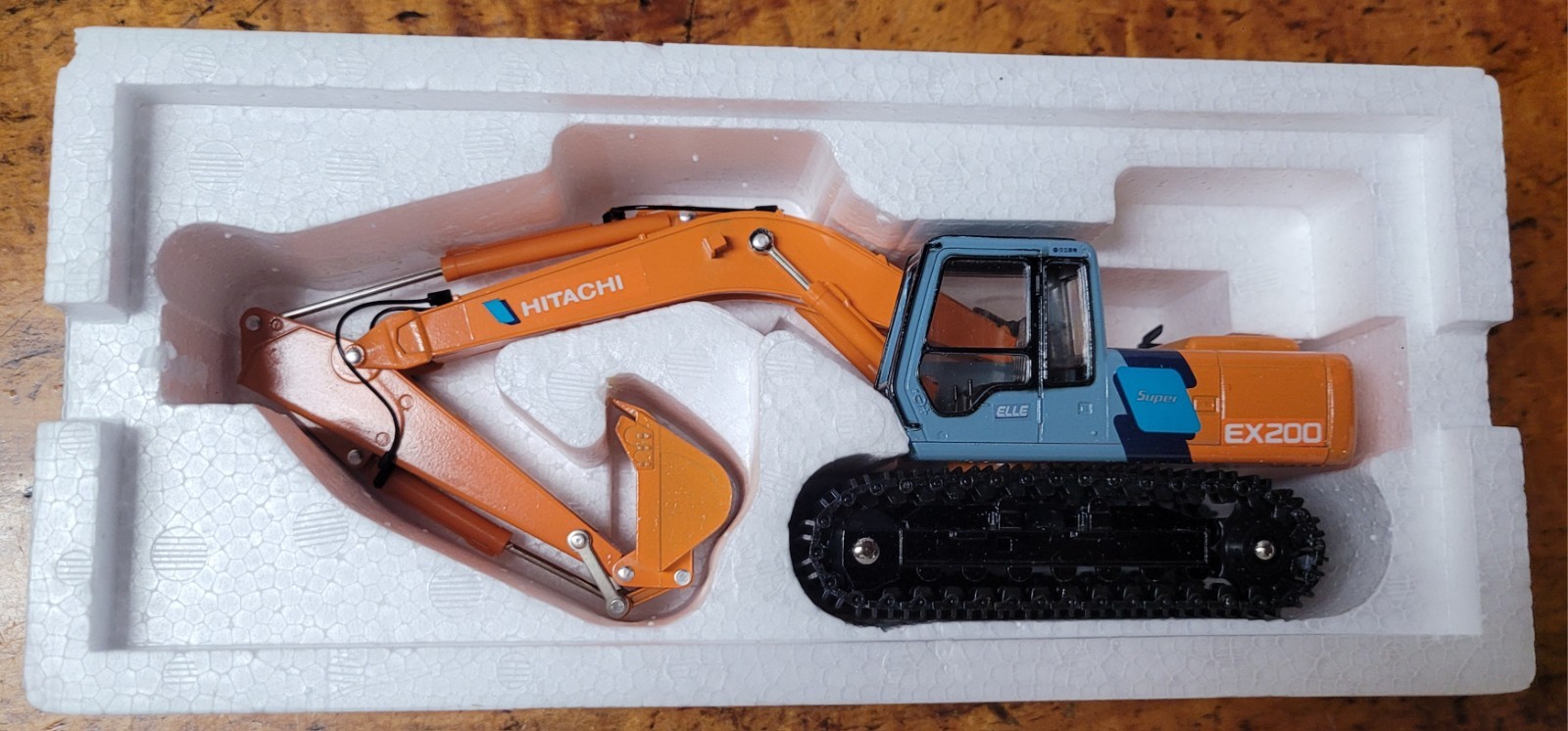 1/40 Hitachi Super EX200 Intelligent Excavator New With Box Read Description