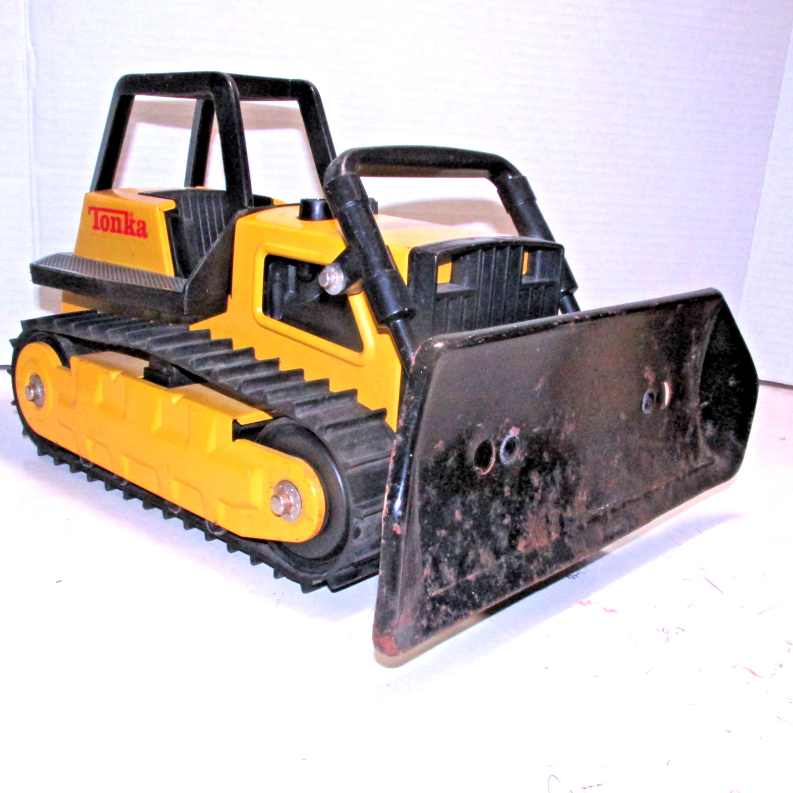 Tonka 1980’s Yellow pressed Steel Bulldozer 13″ Model #51054 USA
