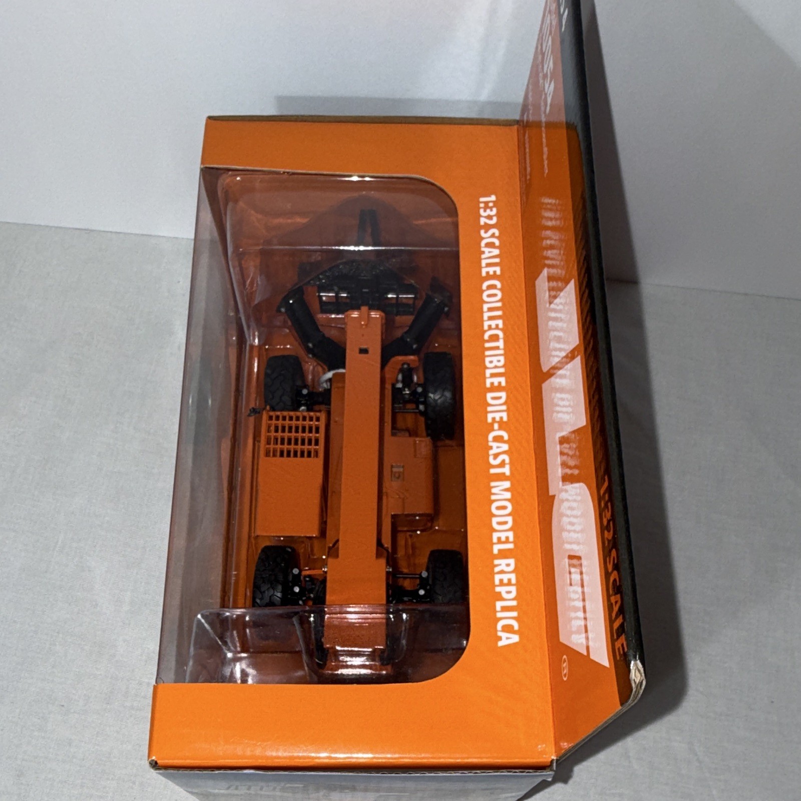 JLG SkyTrak 10054 Telehandler Series 4 1:32 Diecast Orange/Black
