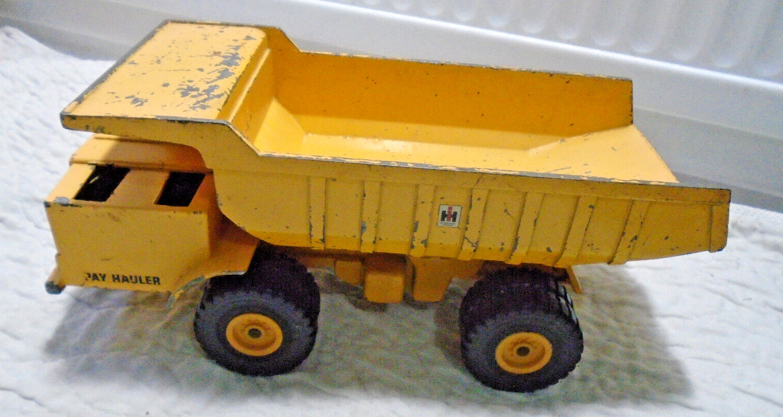 Vtg 12″ Ertl International Harvester IH Dump Truck Pay Hauler Hydraulic Die Cast