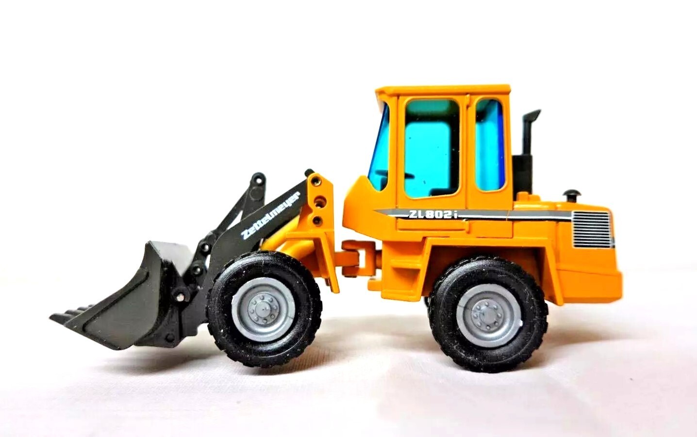 NZG 400 Zettelmeyer ZL802 Wheel Loader 1/50 Die-cast MIB