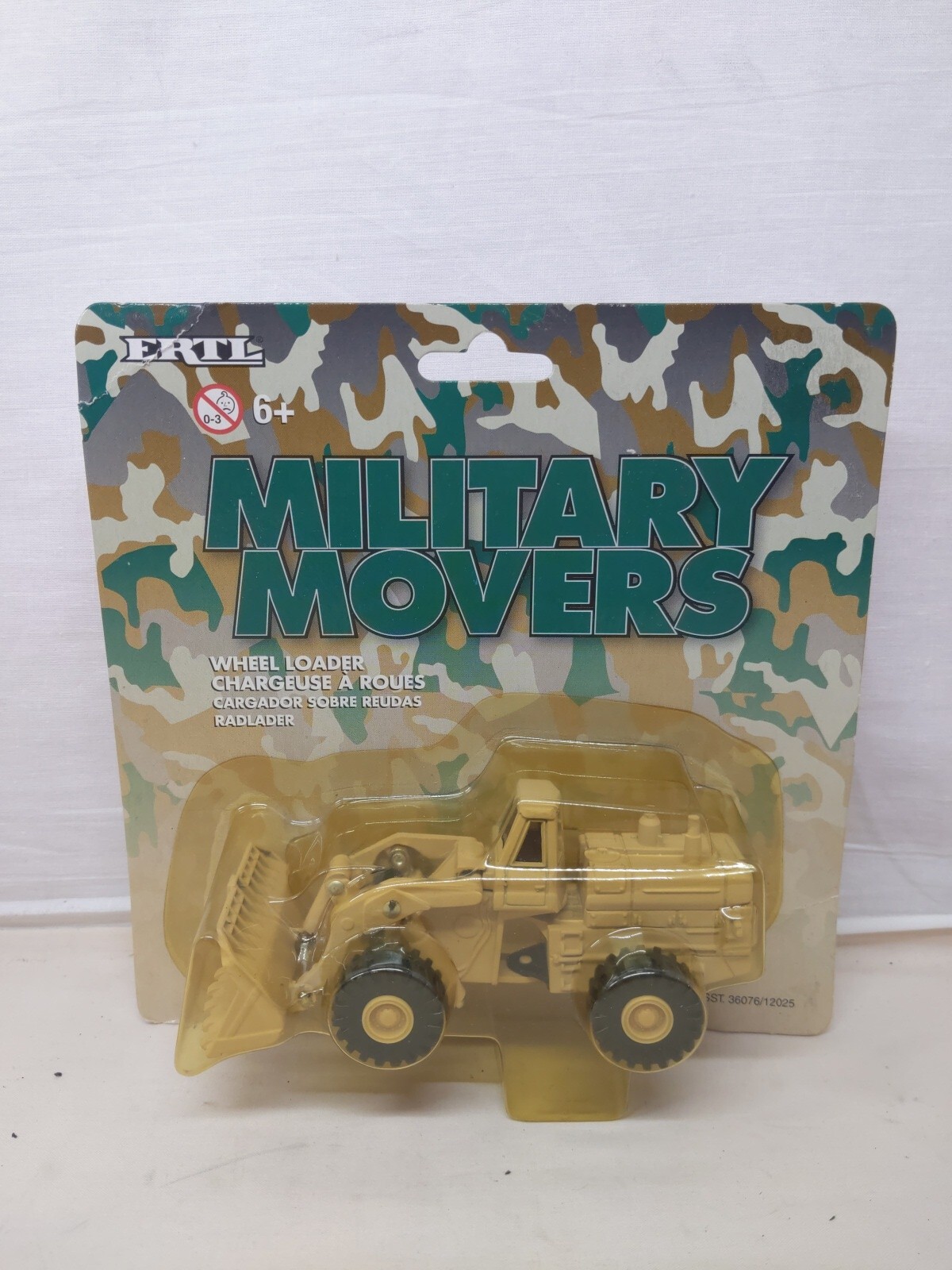 1/64 Ertl Mighty Movers International Harvester Wheel Loader Army