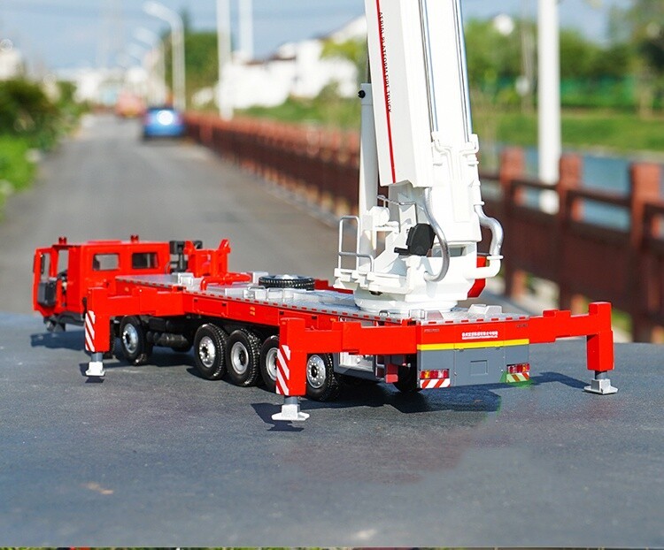 XCMG DG100 Fire Truck 1/50 Mercedes Chassis Aerial Platform Rescue Model