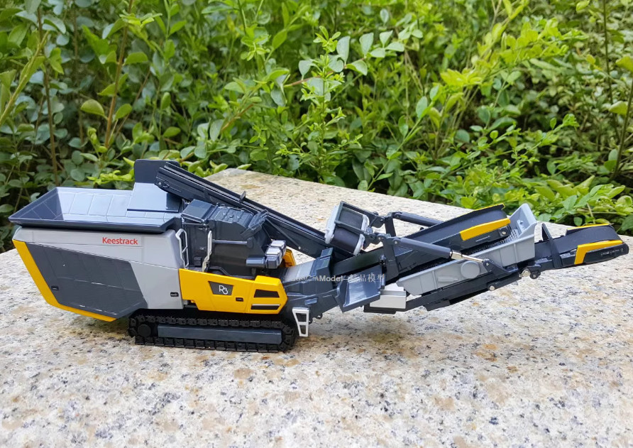 1:50 keestrack Crusher Screening Machine Construction Equipment Diecast Model