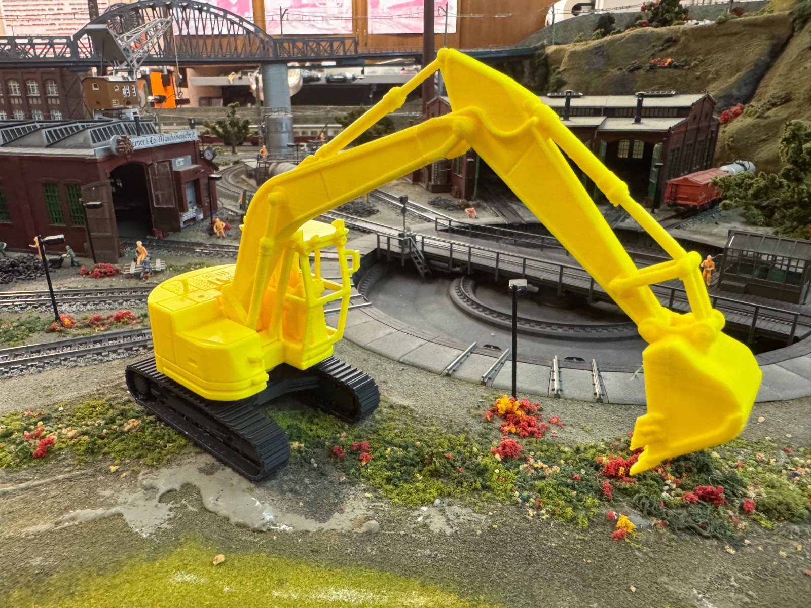 CAT Excavator 321C O Scale unpainted in Yellow 3D printed large with tracks