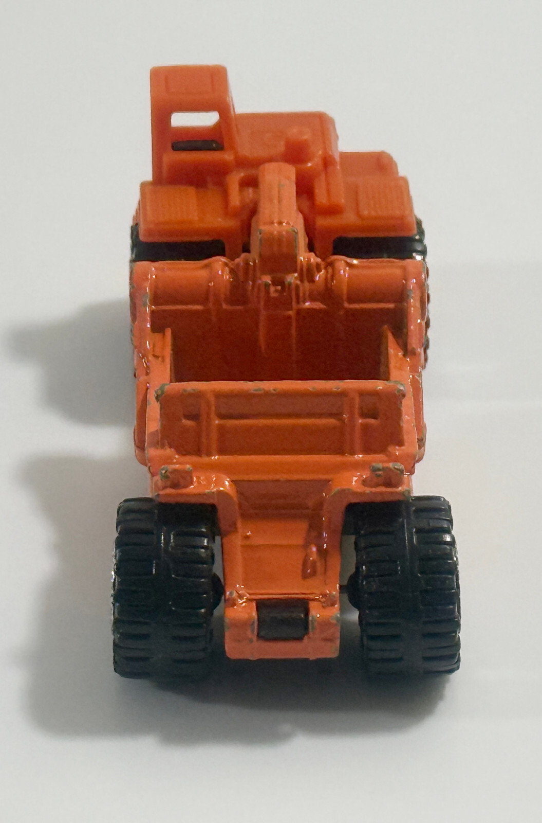 2007 Mattel Matchbox Orange Scraper MC 745 Construction Rentals Diecast Plastic