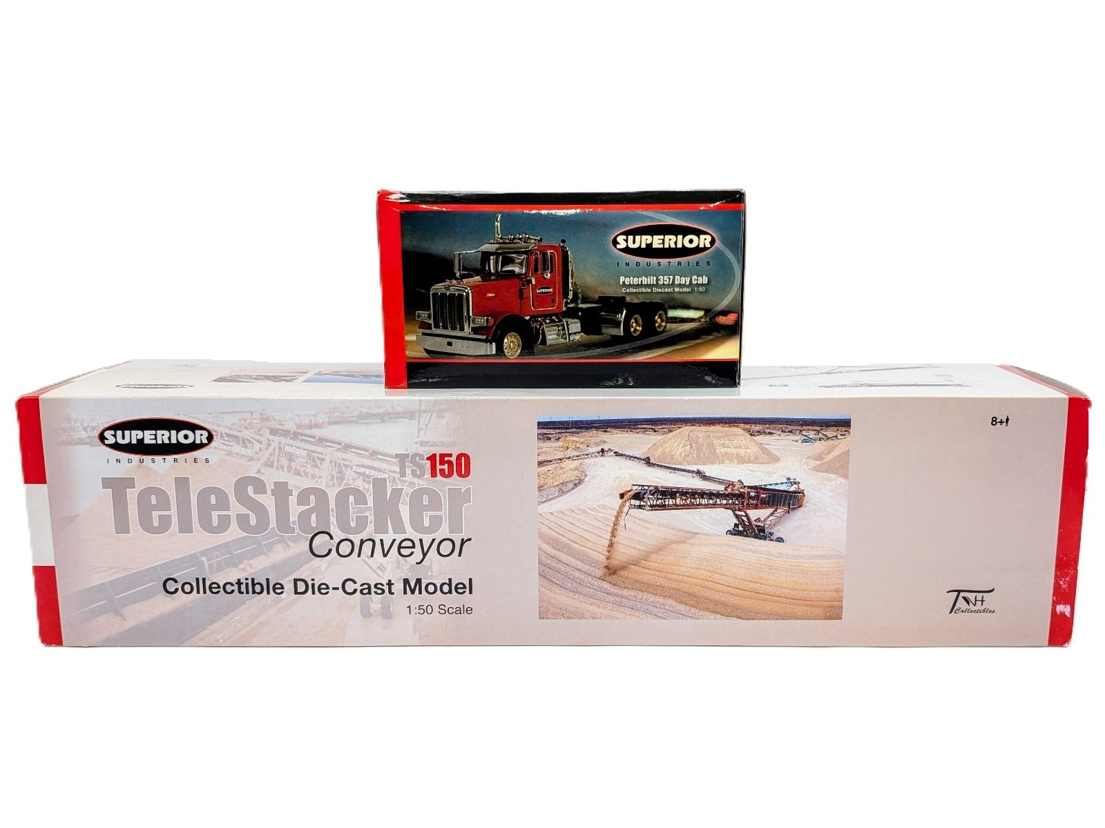 1/50 Superior TS150 TeleStacker Conveyor & Peterbilt 357 Semi