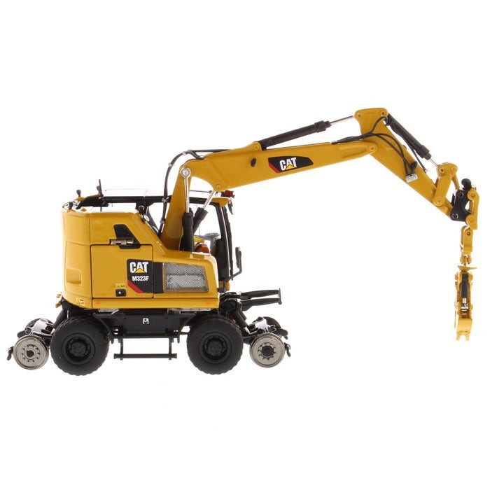 Cat M323F Railroad Wheeled Excavator Diecast Masters 1:50 Scale Model #85662 New