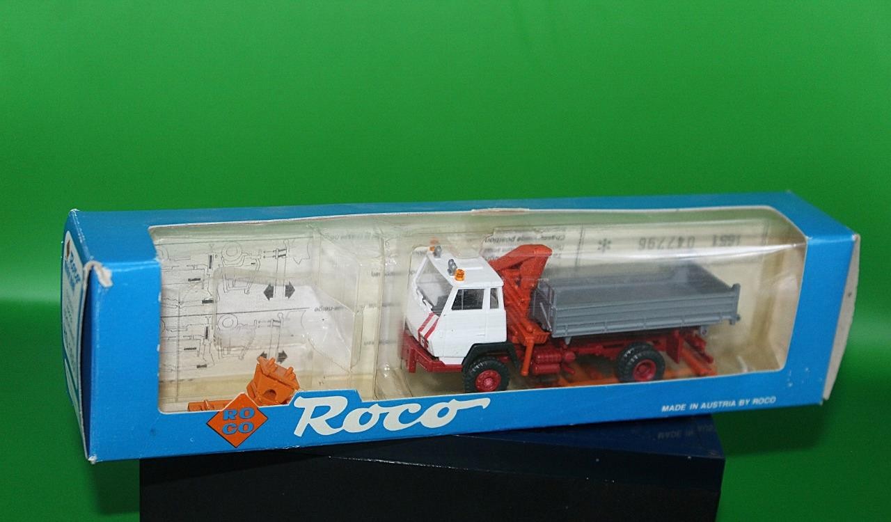 Roco 1651 Detailed 1:87 HO Scale Steyr 91 Plastic Model Construction Truck