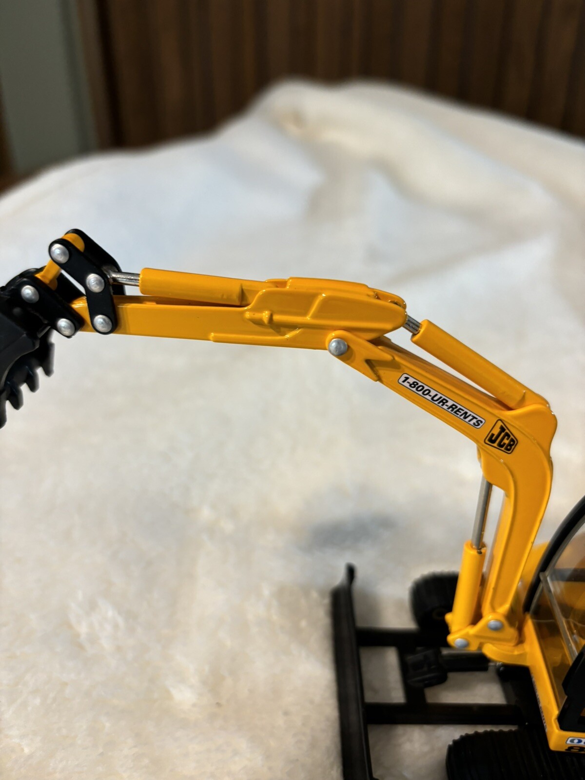 JCB 8060 BACKHOE LOADER EXCAVATOR CONSTRUCTION TOY 1/35 SCALE?