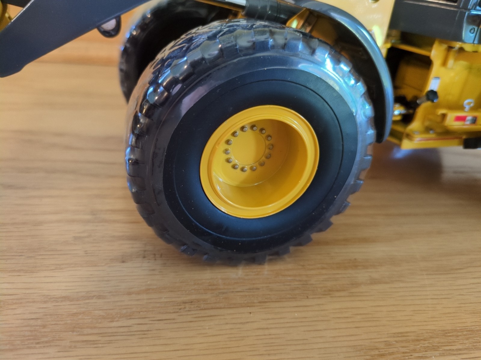 John Deere 544J Wheel Loader 1:16 Diecast Precision Construction Series