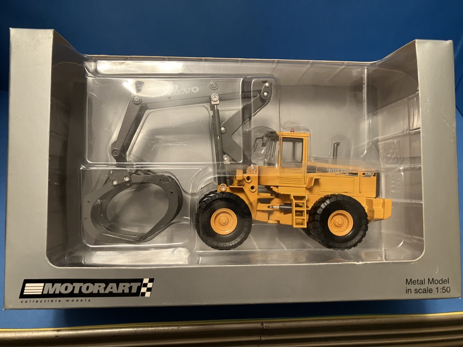 Motorart Volvo L189C 1:50 Scale High Lift Log Loader