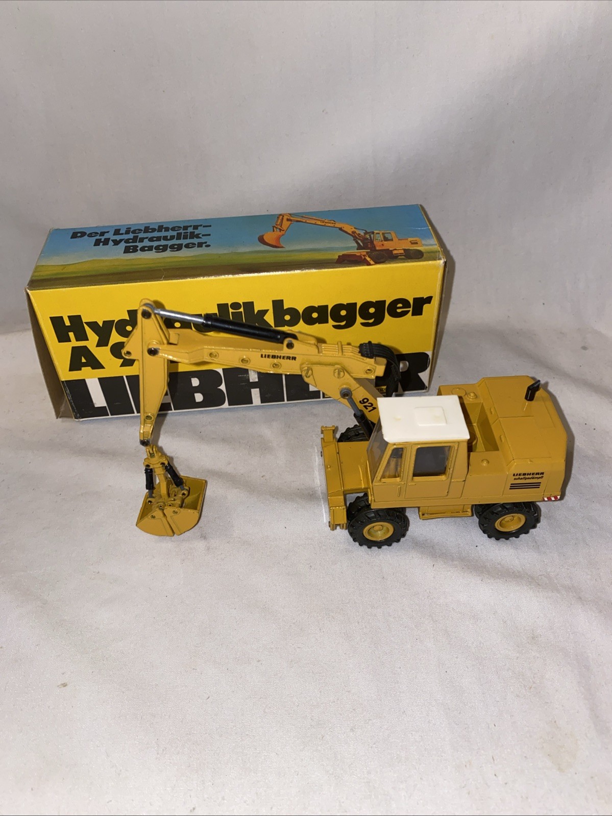 Vintage Gescha 921 Liebherr Excavator Bagger – 1:50 Diecast in Original Box