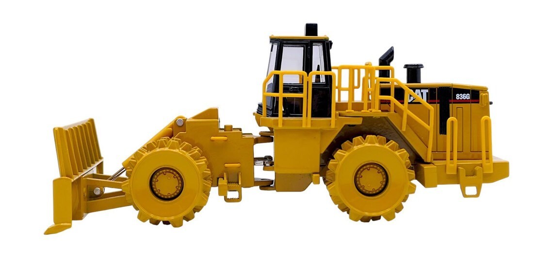 Norscot 55074 Caterpillar 836G Landfill Compactor 1/50 Die-cast LN