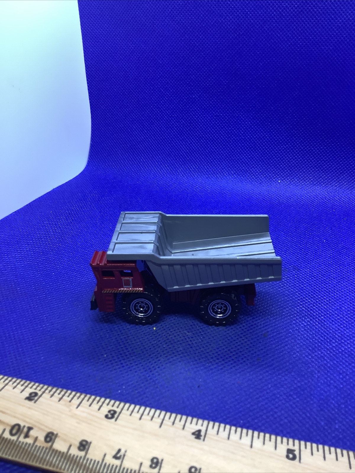 2010 Matchbox “Construction” (Faun) Dump Truck RED / J CONSTRUCTION / MINT