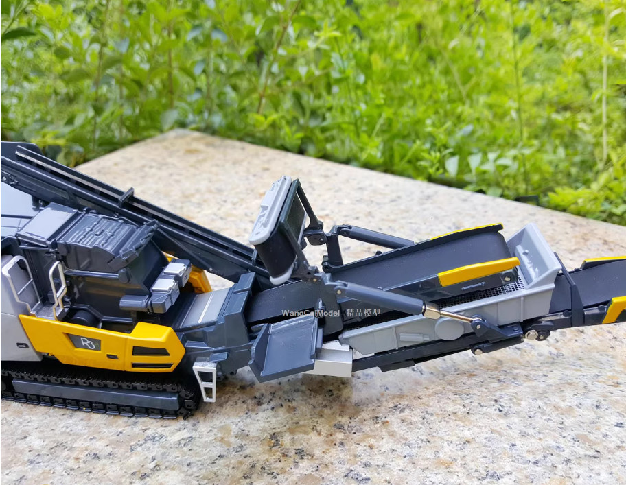 1:50 keestrack Crusher Screening Machine Construction Equipment Diecast Model