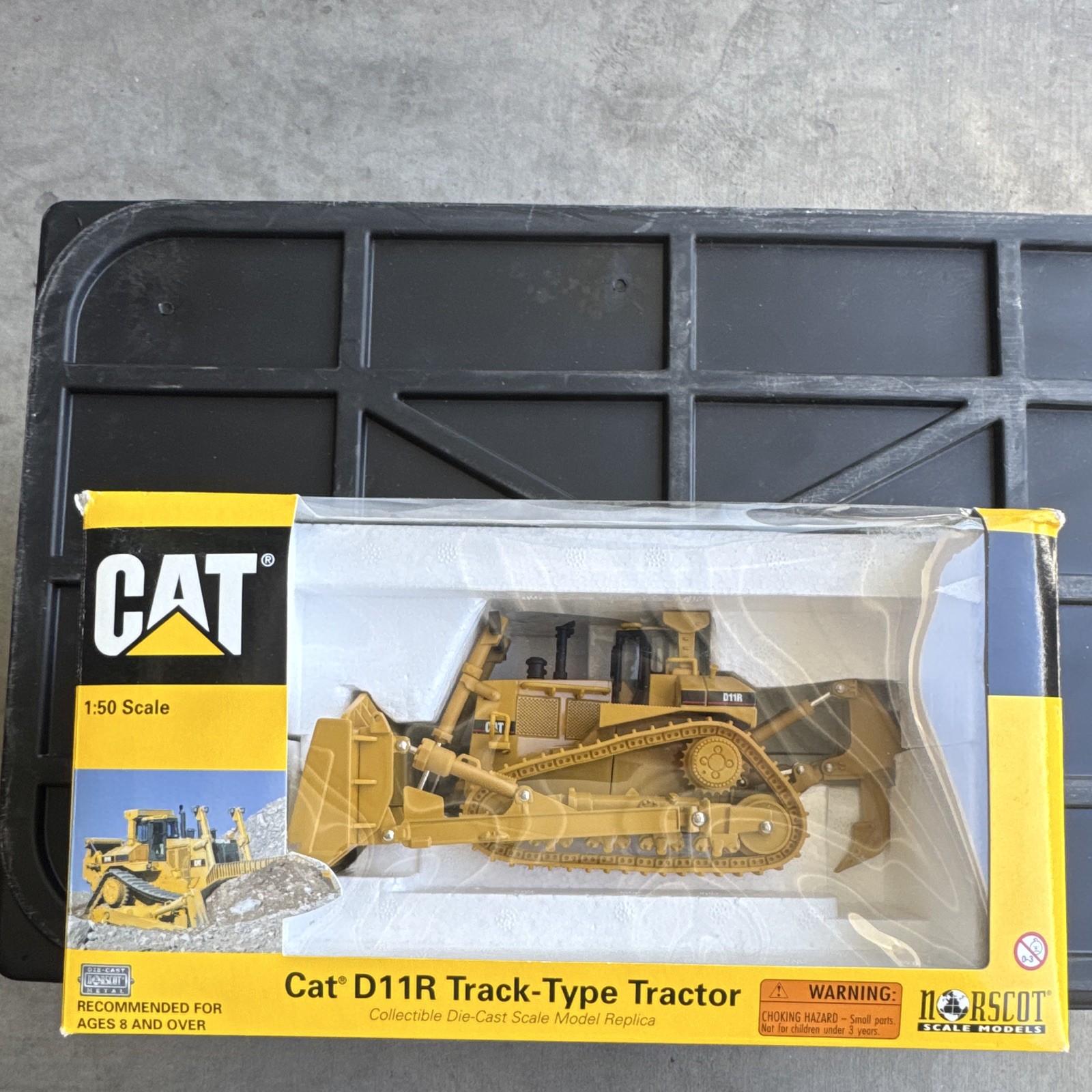 Norscot CAT D11R Track-Type Tractor Diecast Model 1:50 Yellow/Black MPN 55025