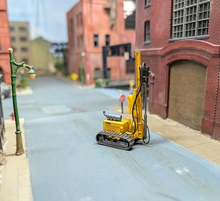 Custom Built 1/87 HO Scale Hydraulic Tracked Drill Rigs. 3D Printed Resin Models