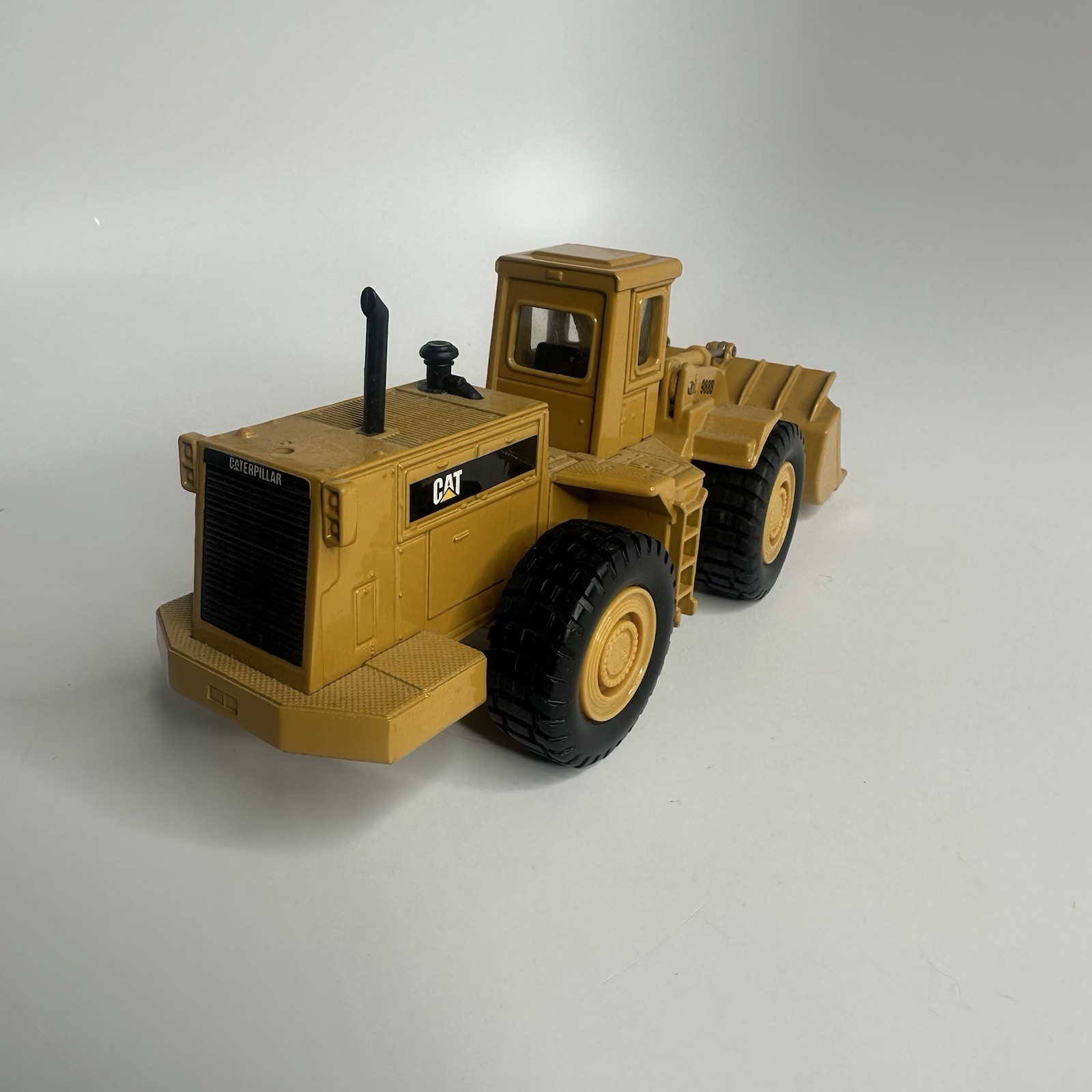 ERTL / CAT 988 B ARTICULATED FRONT LOADER 1:50 Scale Die Cast Model CATERPILLAR