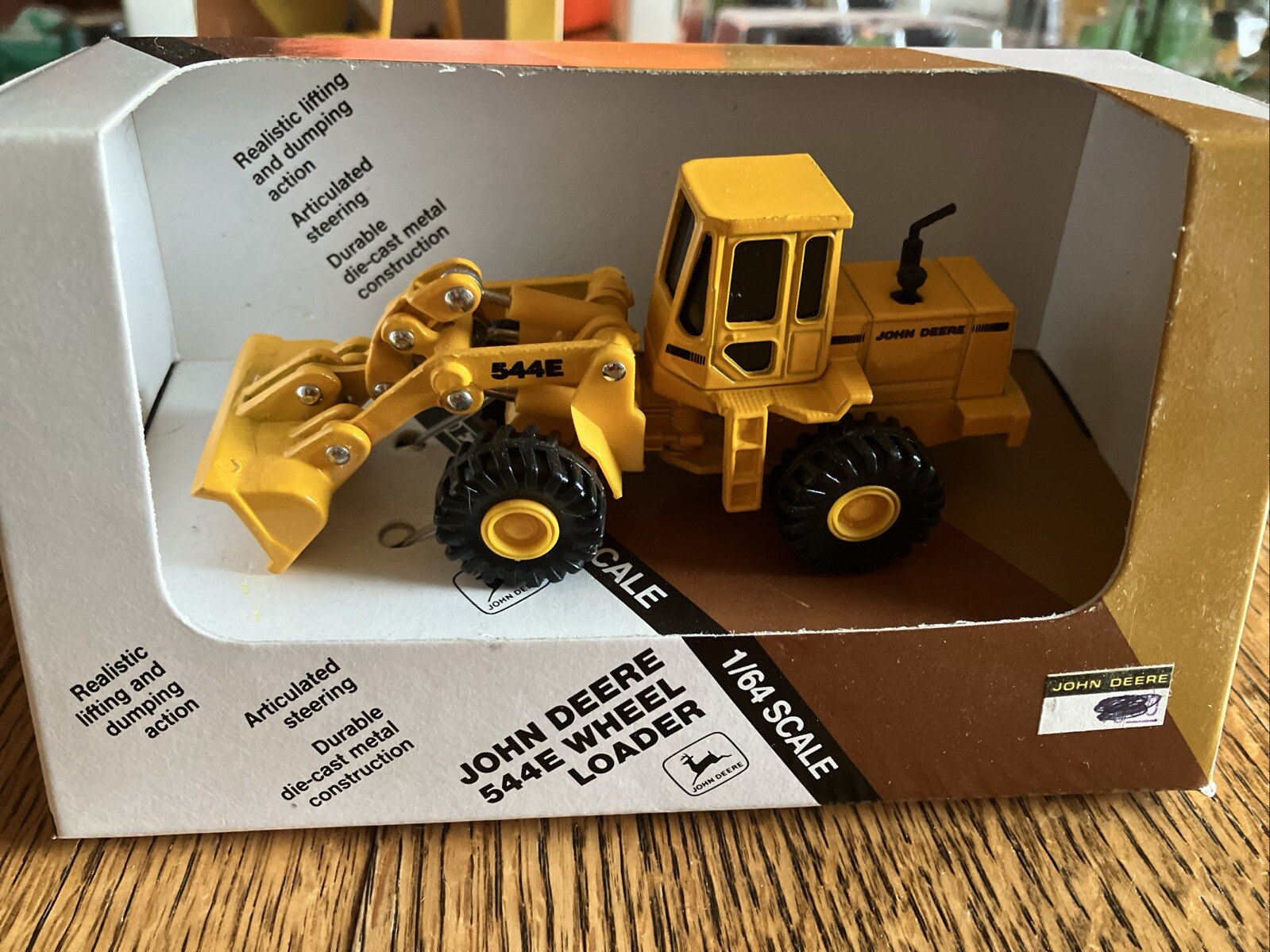 1/64 John Deere 544E Wheel Loader 1989 NEW