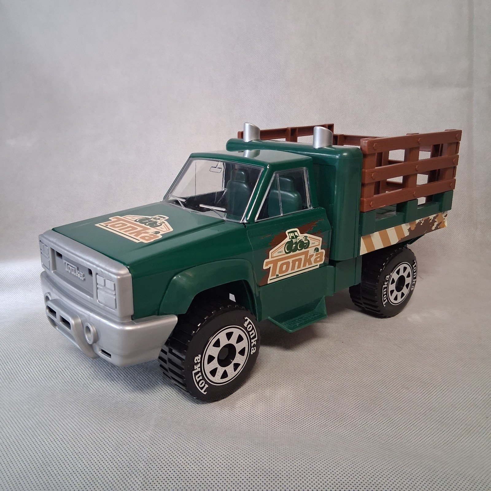 Tonka Basic Fun! Farm Flatbed Pickup Truck Green Wood Stock Rails 2022 Plastic