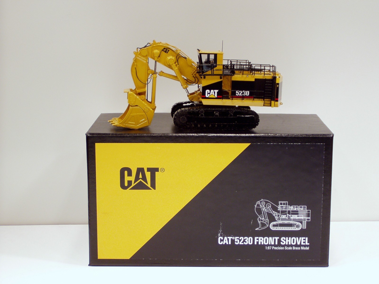 Caterpillar 5230 Shovel – “YELLOW” – 1/87 – CCM – Brass – Brand New 2012