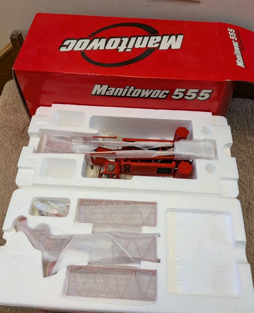 Manitowoc 555 Crawler Crane 1/50.