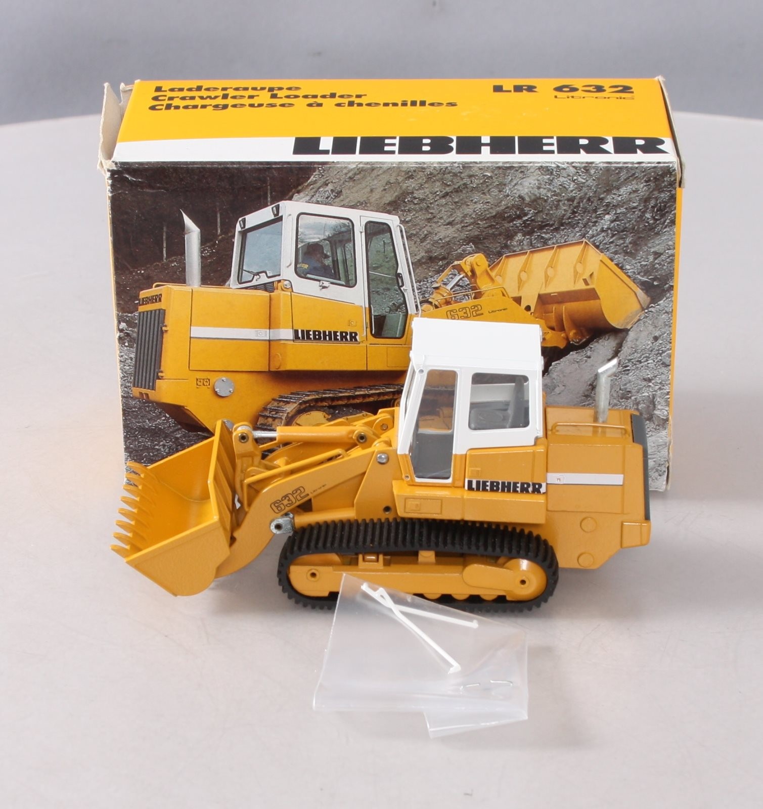 Conrad 2805 1:50 Scale Diecast Liebherr LR 632 Crawler Loader NIB