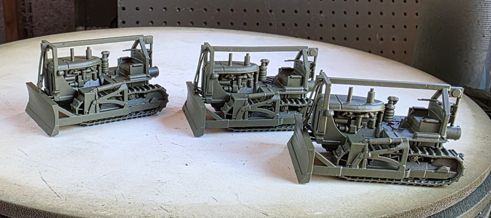 ONE 1/87 HO scale D7 bulldozer w/ LeTourneau angle blade EXCLUSIVE!