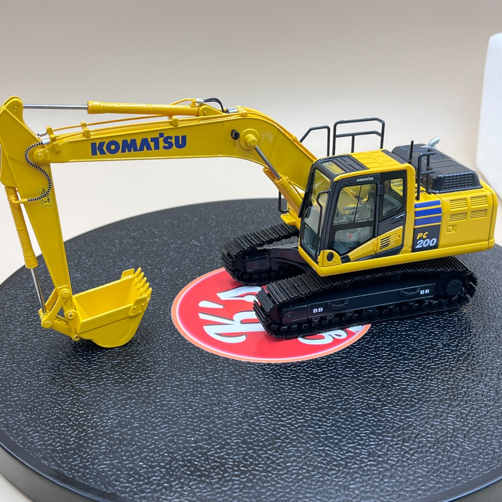 REPLICARS 1/50 Komatsu PC200-10 Diecast model excavator japan yellow