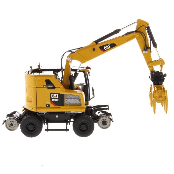 Cat M323F Railroad Wheeled Excavator Diecast Masters 1:50 Scale Model #85662 New