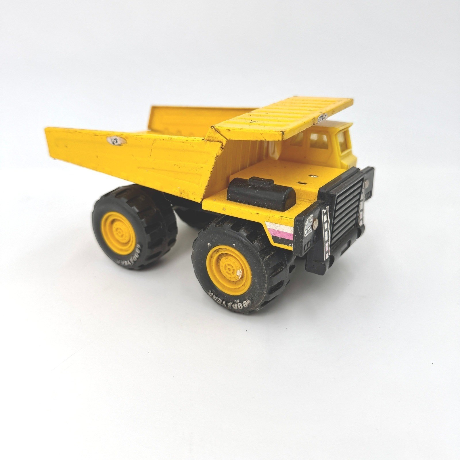Vintage 1983 REMCO Pressed Steel Dump Truck Yellow Construction Vehicle Korea