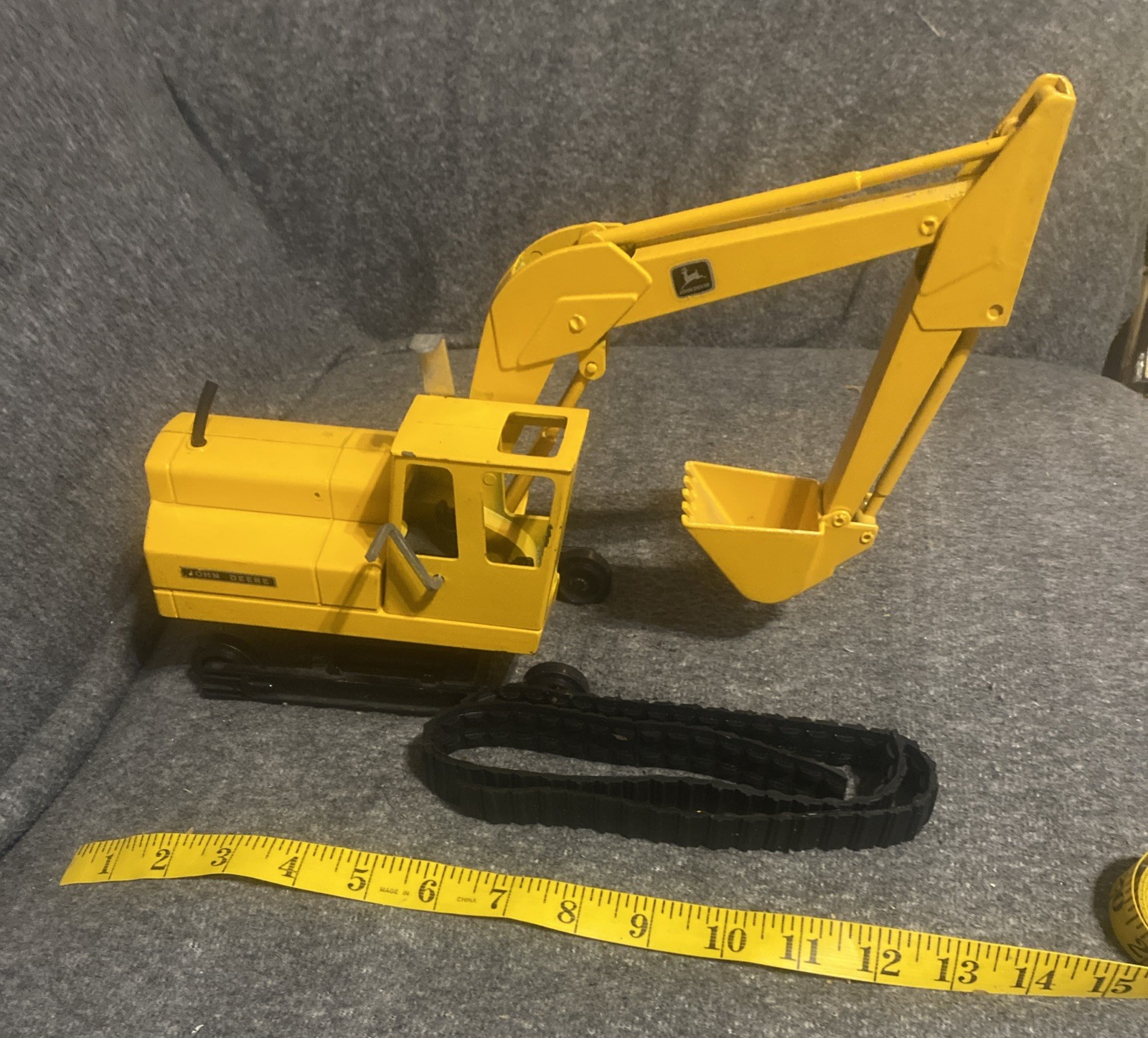 Vintage 1970s Ertl Construction Yellow John Deere Excavator Tractor 1/16 Scale