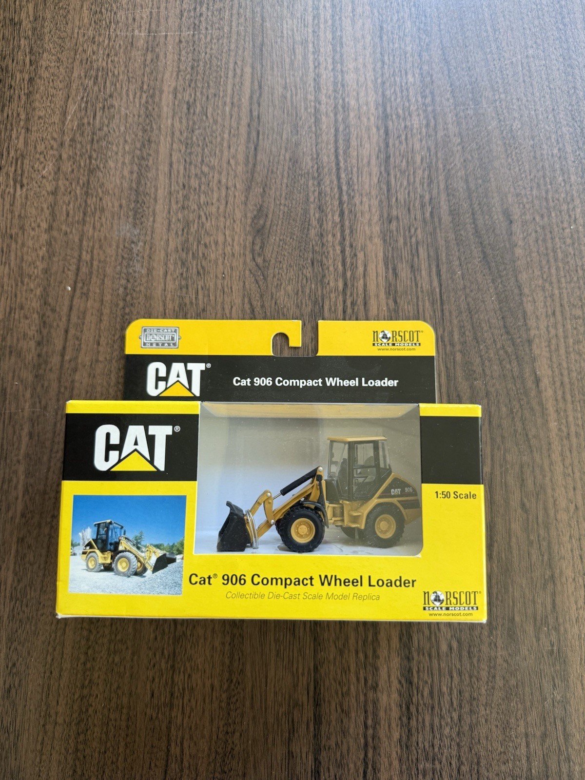 Norscot CAT 906 Compact Wheel Loader Model 1:50 Scale New