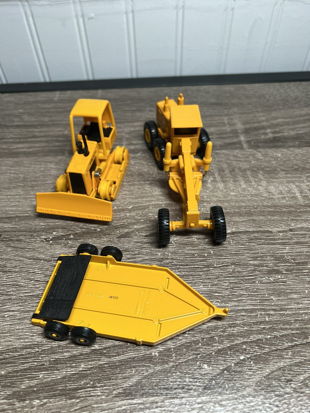 Lot 3 Vintage ERTL Diecast John Deere 772B Grader Bulldozer Trailer Crawler 5”