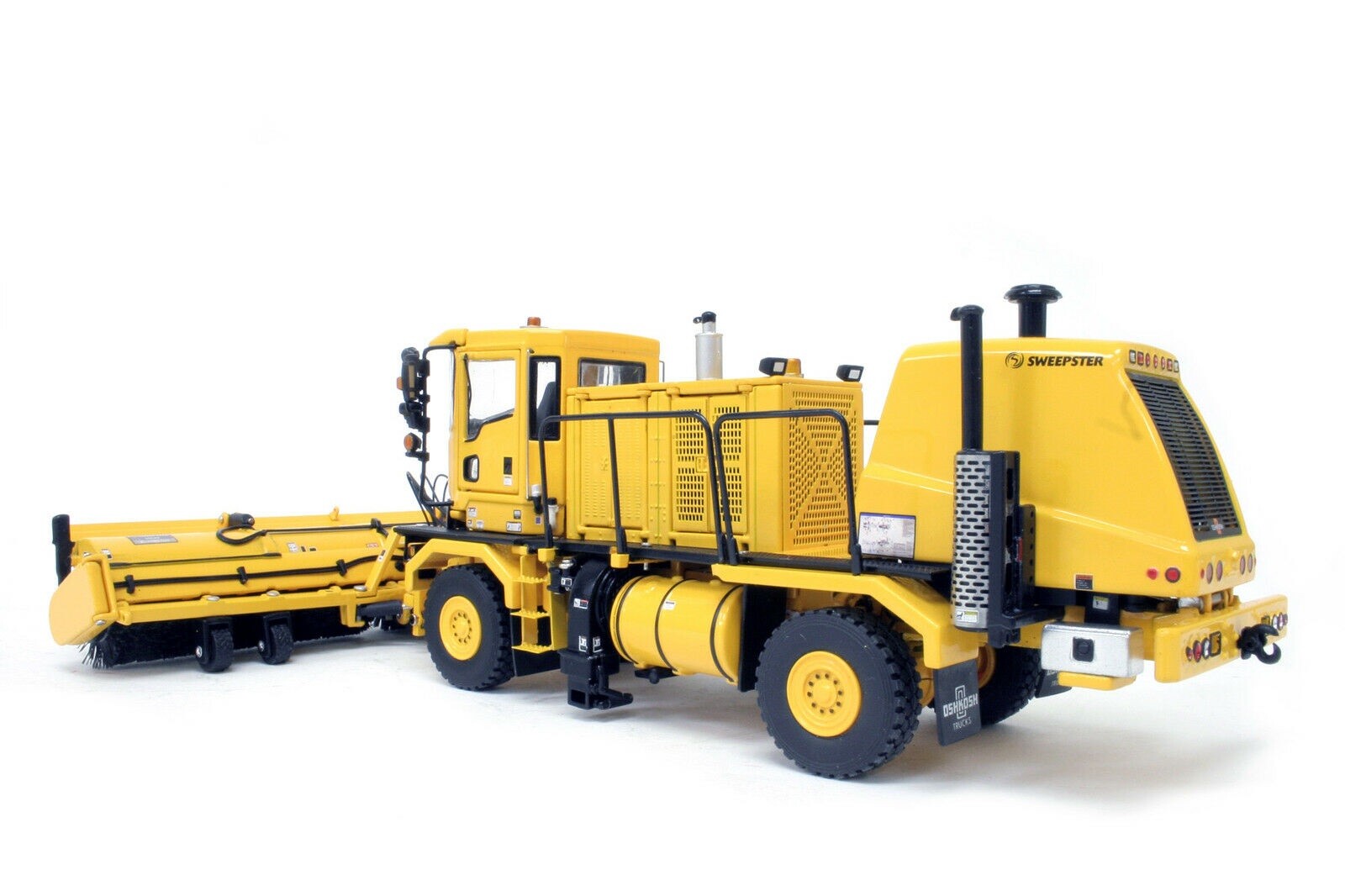 Oshkosh Sweepster S3100B Airport Sweeper Truck – TWH 1:50 Scale #074-01059 New